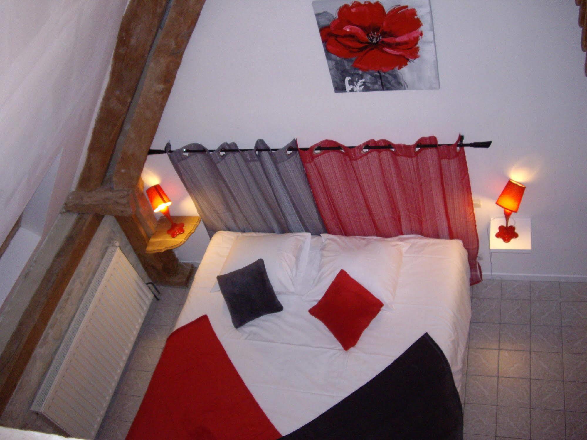 Auberge De La Luzerne Bernières-sur-Mer Екстериор снимка